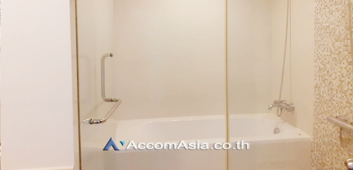 5  1 br Condominium For Rent in Ploenchit ,Bangkok BTS Ratchadamri at Baan Somthavil Ratchadamri AA27083