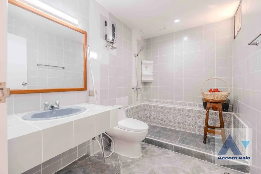 12  3 br Condominium For Rent in Sukhumvit ,Bangkok BTS Phrom Phong at D.S. Tower 1 AA27103