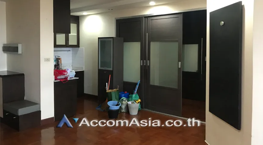 unit 1 Bedroom  Condominium For Sale in Sukhumvit, Bangkok  near BTS Phra khanong (AA27150)