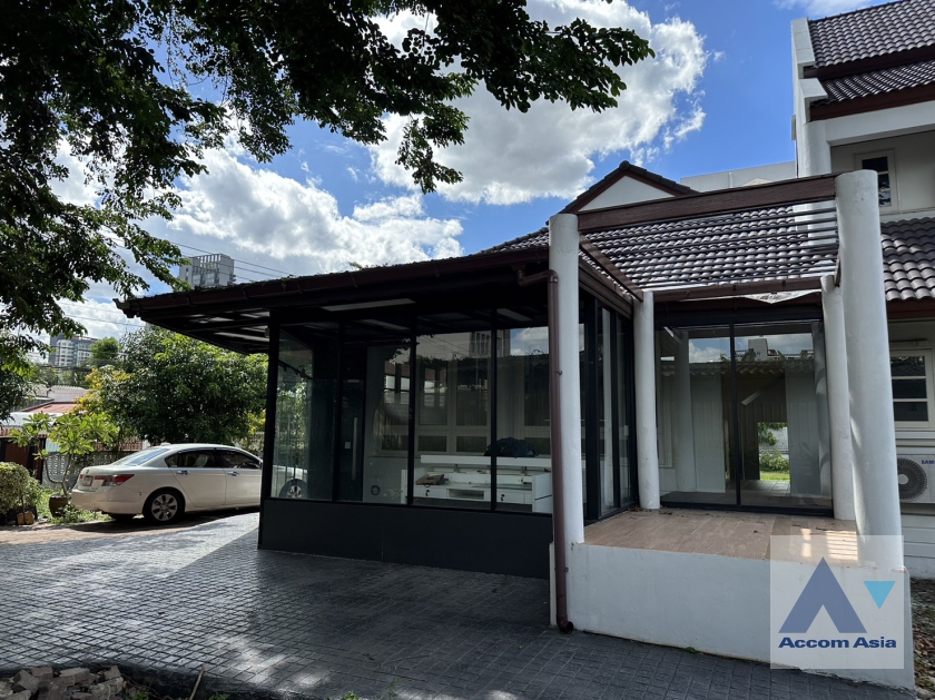 4  4 br House for rent and sale in Sukhumvit ,Bangkok BTS Punnawithi AA27152