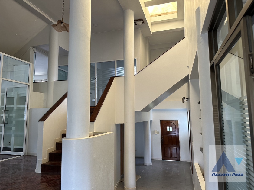 5  4 br House for rent and sale in Sukhumvit ,Bangkok BTS Punnawithi AA27152