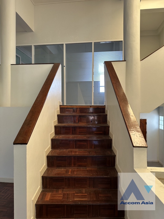 7  4 br House for rent and sale in Sukhumvit ,Bangkok BTS Punnawithi AA27152