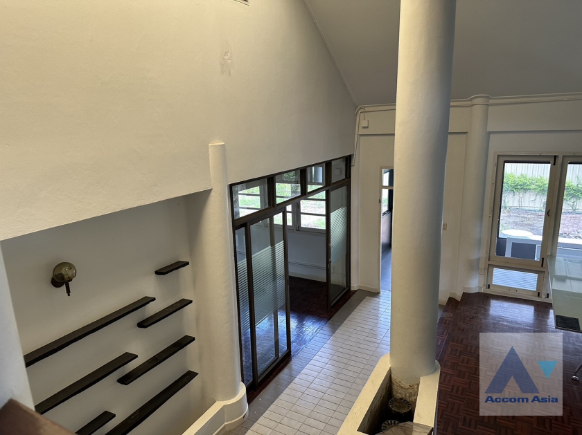 12  4 br House for rent and sale in Sukhumvit ,Bangkok BTS Punnawithi AA27152