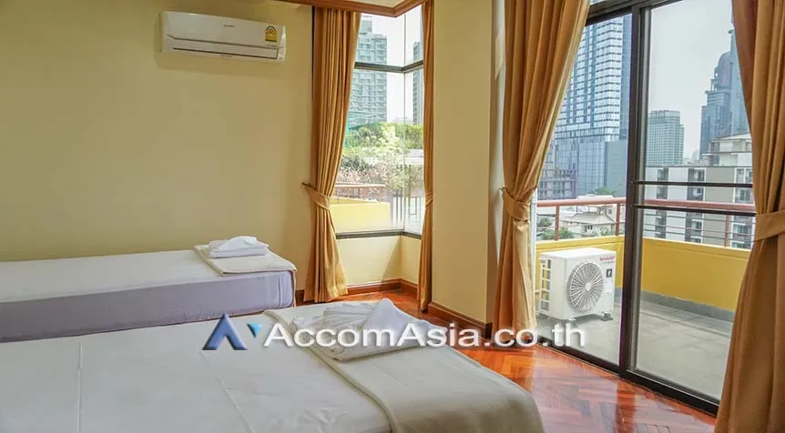 unit 4 Bedrooms  Apartment For Rent in Sukhumvit, Bangkok  near BTS Thong Lo (AA27193)