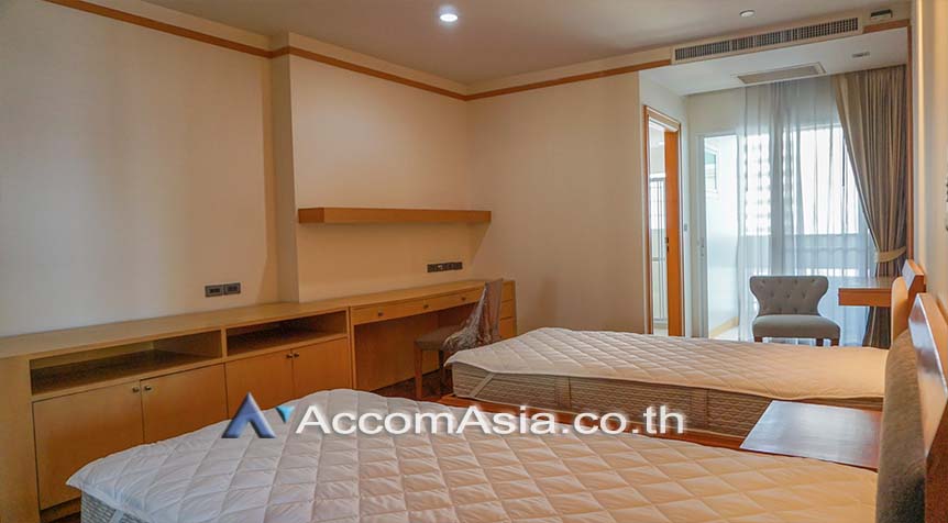 12  3 br Apartment for rent and sale in Sukhumvit ,Bangkok BTS Nana at Fully Furnished Apartment, Only 2 mins walk to BTS AA27246
