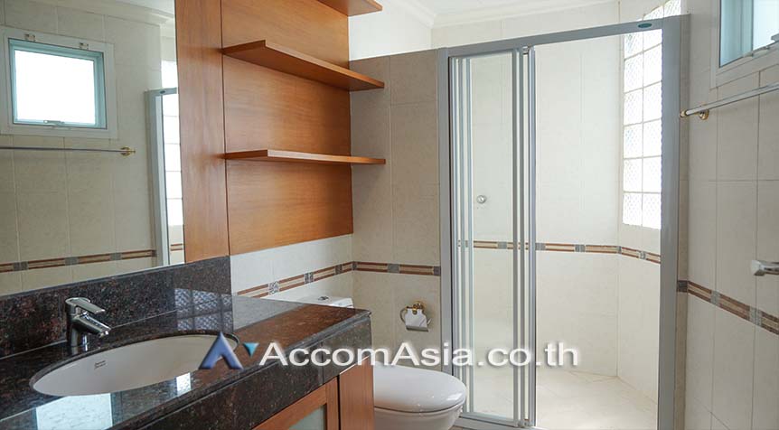 7  3 br Apartment For Rent in Sukhumvit ,Bangkok BTS Nana at Fully Furnished Apartment, Only 2 mins walk to BTS AA27247