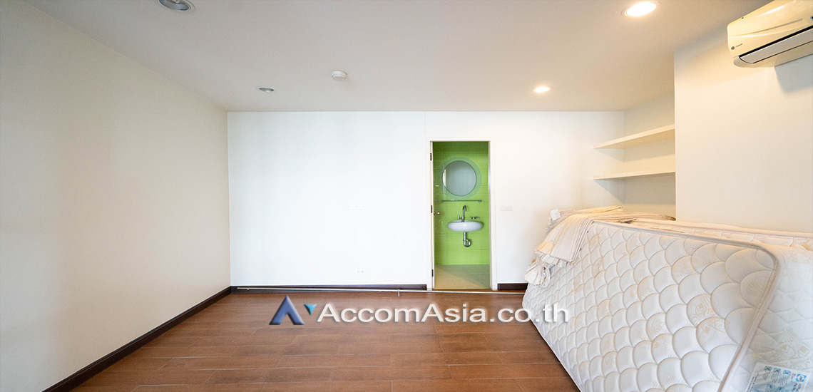 unitBig Balcony |  3 Bedrooms  Condominium For Rent & Sale in Sukhumvit, Bangkok  near BTS Nana (AA27249)
