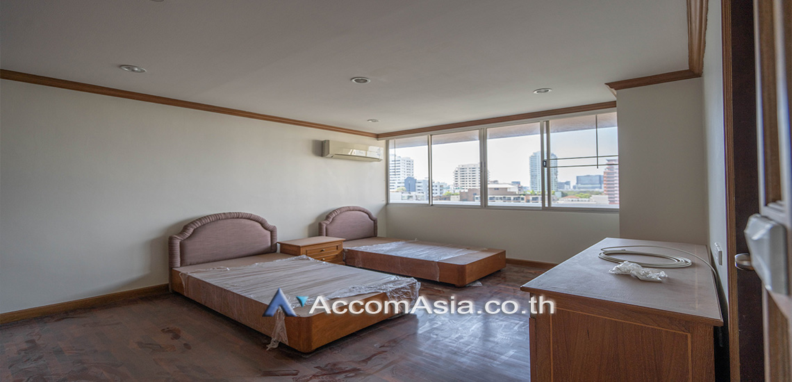 8  3 br Condominium for rent and sale in Sukhumvit ,Bangkok BTS Nana at Newton Tower AA27249