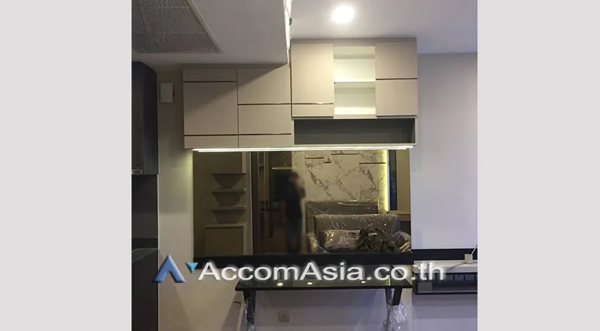 unit 1 Bedroom  Condominium For Rent & Sale in Silom, Bangkok  near MRT Sam Yan (AA27300)