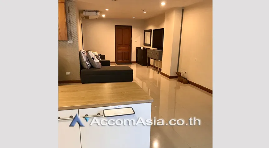 unit 3 Bedrooms  Condominium For Rent in Silom, Bangkok  near BTS Chong Nonsi (AA27313)