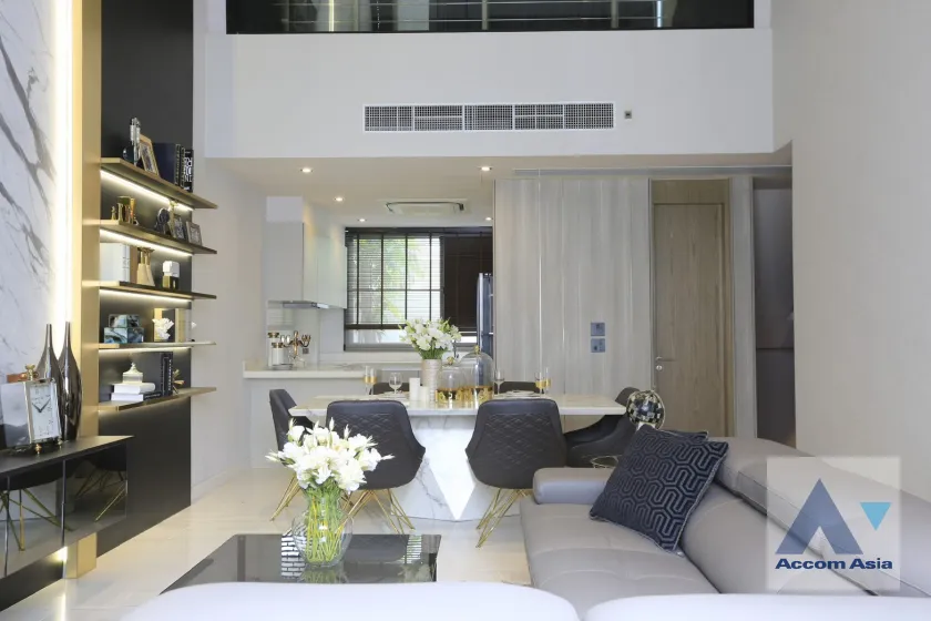 unitCorner Unit, Double High Ceiling, Pet friendly |  4 Bedrooms  House For Rent & Sale in Sukhumvit, Bangkok  near BTS Phrom Phong (AA27317)
