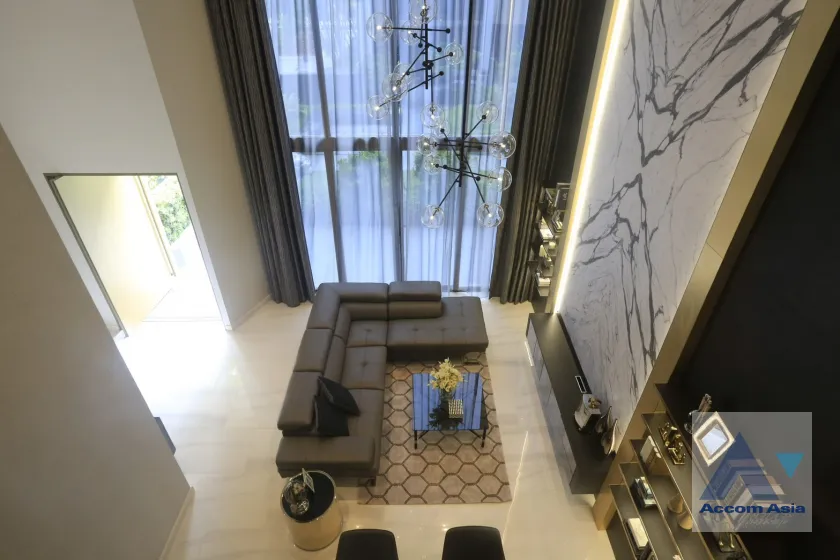 unitCorner Unit, Double High Ceiling, Pet friendly |  4 Bedrooms  House For Rent & Sale in Sukhumvit, Bangkok  near BTS Phrom Phong (AA27317)
