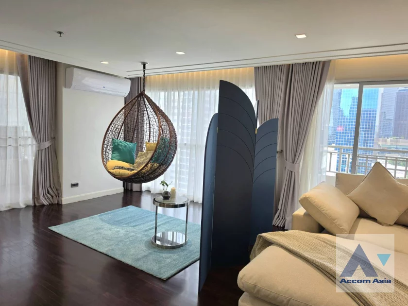 unit Spacious condominium with panoramic views and natural palette in Sathorn (AA27323)