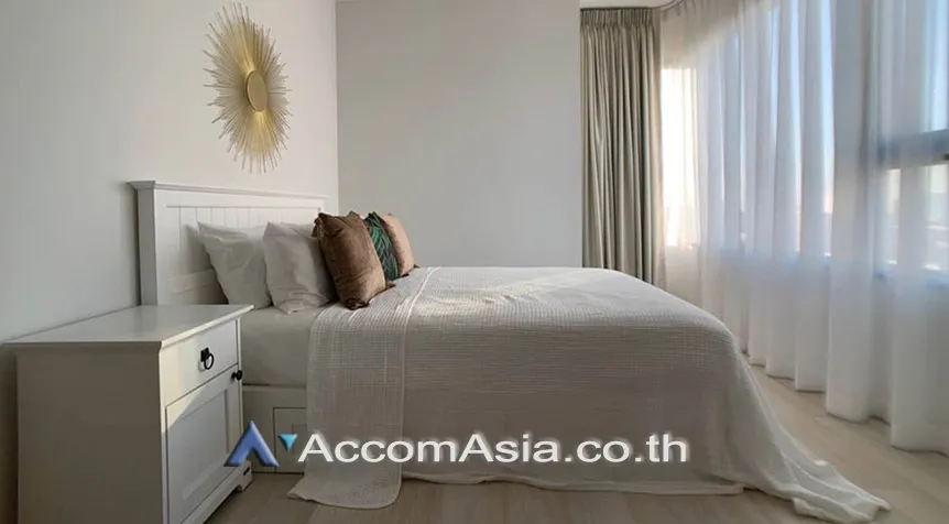unit 2 Bedrooms  Condominium For Rent in Ploenchit, Bangkok  near BTS Ploenchit (AA27349)