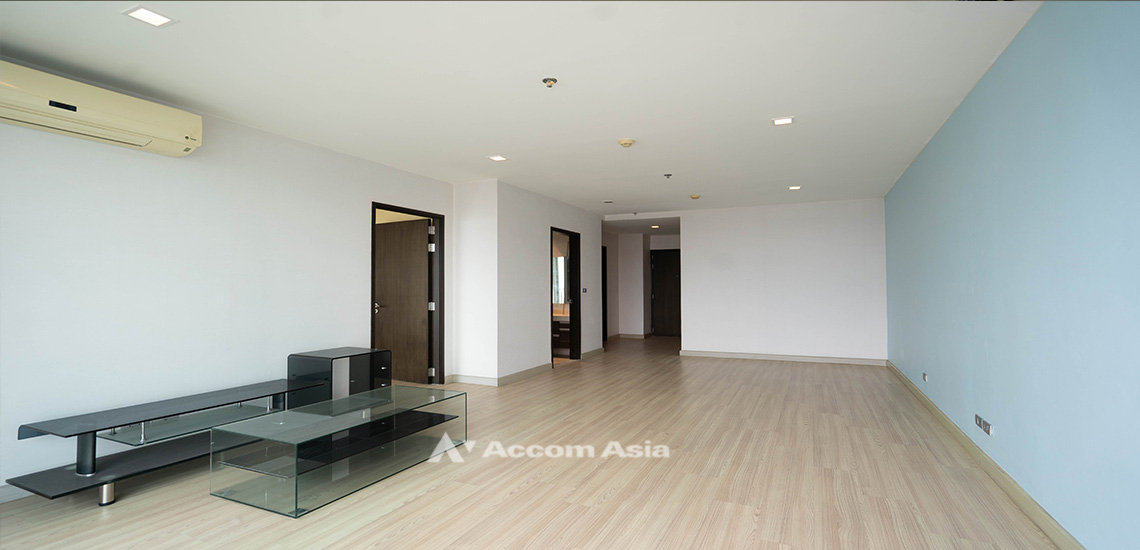  1  2 br Condominium For Sale in Sukhumvit ,Bangkok BTS Phra khanong at Sky Walk Condominium AA27351