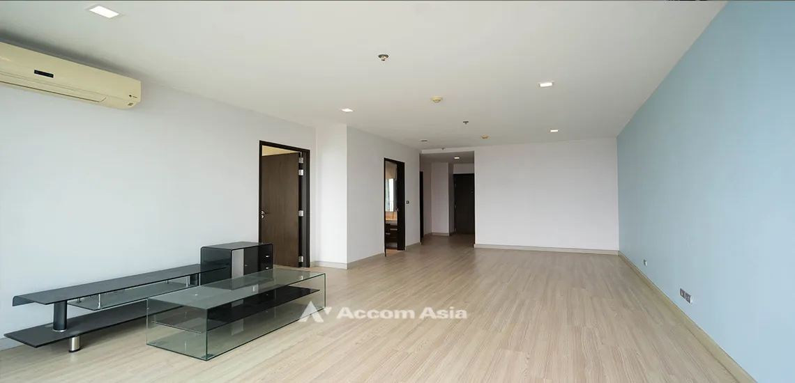 unit 2 Bedrooms  Condominium For Sale in Sukhumvit, Bangkok  near BTS Phra khanong (AA27351)