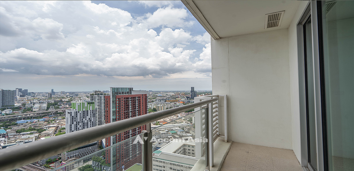 5  2 br Condominium For Sale in Sukhumvit ,Bangkok BTS Phra khanong at Sky Walk Condominium AA27351