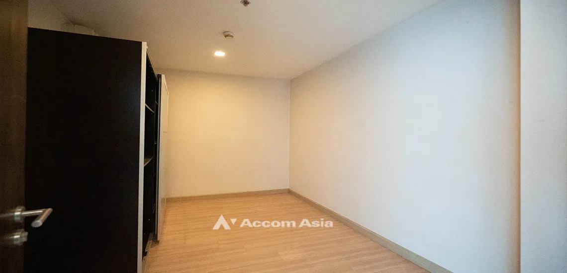 unit 2 Bedrooms  Condominium For Sale in Sukhumvit, Bangkok  near BTS Phra khanong (AA27351)
