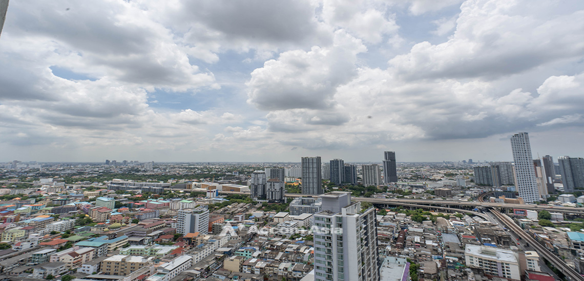  2  2 br Condominium For Sale in Sukhumvit ,Bangkok BTS Phra khanong at Sky Walk Condominium AA27351