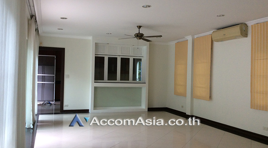  2  4 br House for rent and sale in Sukhumvit ,Bangkok BTS Thong Lo at Exclusive family compound AA27374