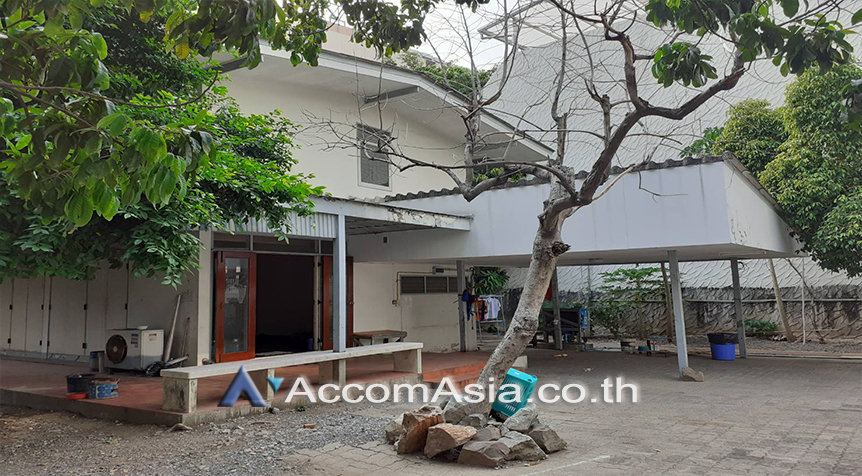  2  3 br House For Rent in Sukhumvit ,Bangkok BTS Thong Lo AA27395