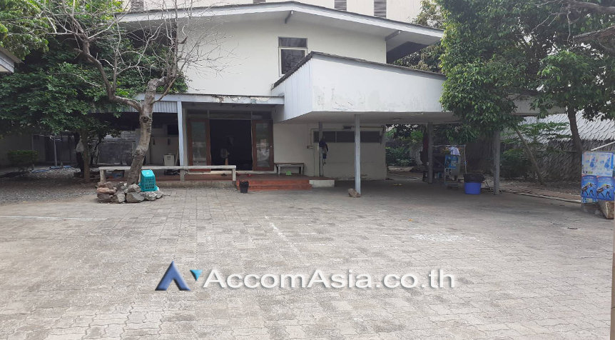  1  3 br House For Rent in Sukhumvit ,Bangkok BTS Thong Lo AA27395