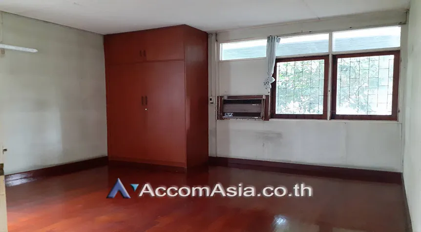 unitHome Office |  3 Bedrooms  House For Rent in Sukhumvit, Bangkok  near BTS Thong Lo (AA27395)