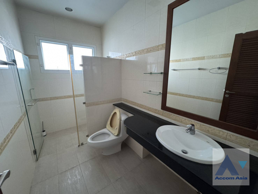 17  5 br House For Rent in Pattanakarn ,Bangkok BTS On Nut at Panya Pattanakarn Village AA27405