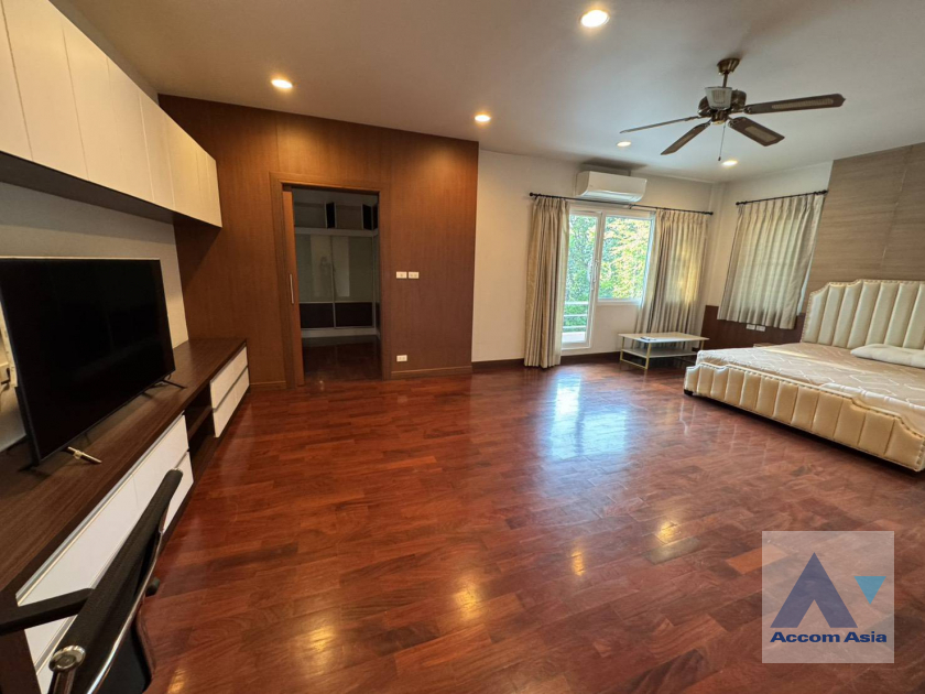 10  5 br House For Rent in Pattanakarn ,Bangkok BTS On Nut at Panya Pattanakarn Village AA27405