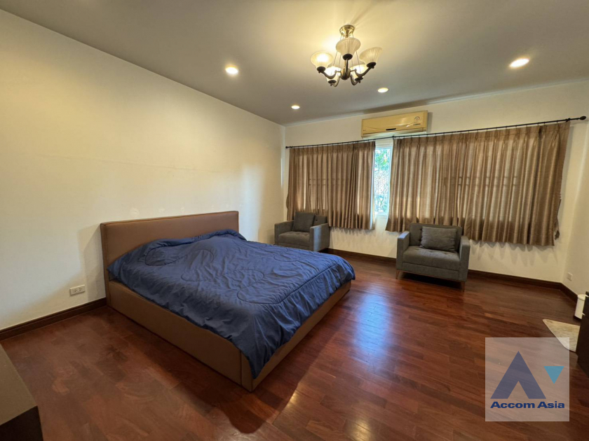 13  5 br House For Rent in Pattanakarn ,Bangkok BTS On Nut at Panya Pattanakarn Village AA27405