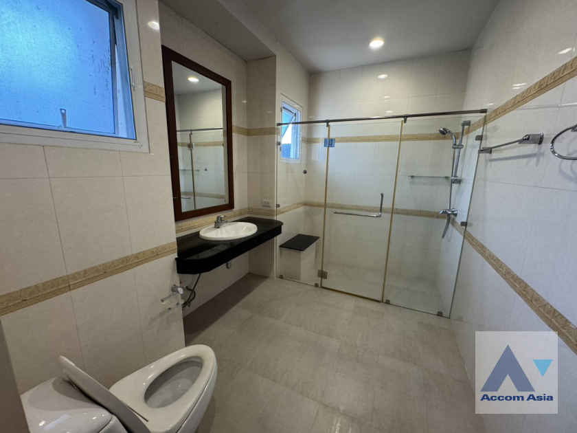 20  5 br House For Rent in Pattanakarn ,Bangkok BTS On Nut at Panya Pattanakarn Village AA27405