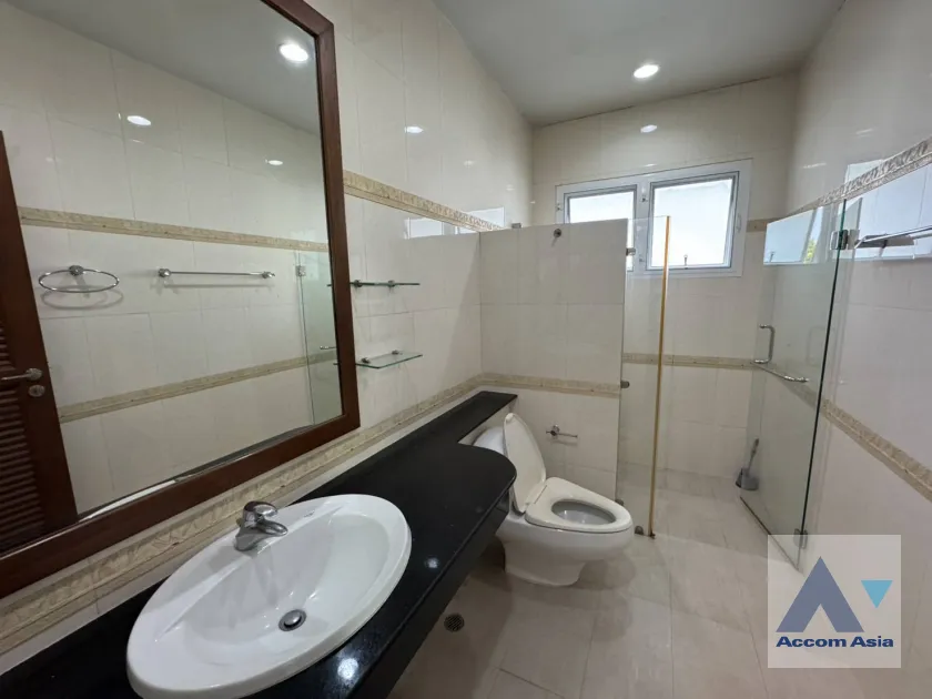 16  5 br House for rent and sale in Pattanakarn ,Bangkok BTS On Nut at Panya Pattanakarn Village AA27405