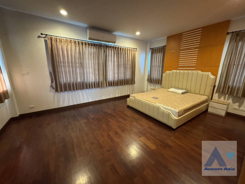 12  5 br House For Rent in Pattanakarn ,Bangkok BTS On Nut at Panya Pattanakarn Village AA27405