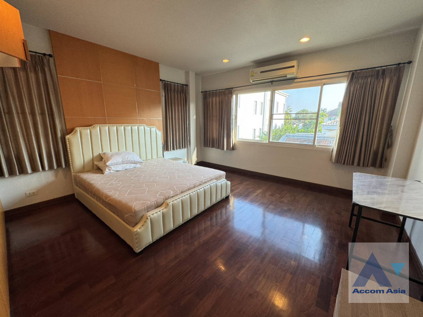 9  5 br House For Rent in Pattanakarn ,Bangkok BTS On Nut at Panya Pattanakarn Village AA27405