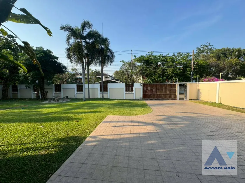 21  5 br House for rent and sale in Pattanakarn ,Bangkok BTS On Nut at Panya Pattanakarn Village AA27405