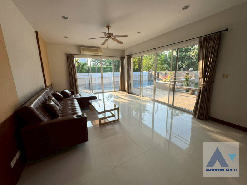  1  5 br House For Rent in Pattanakarn ,Bangkok BTS On Nut at Panya Pattanakarn Village AA27405