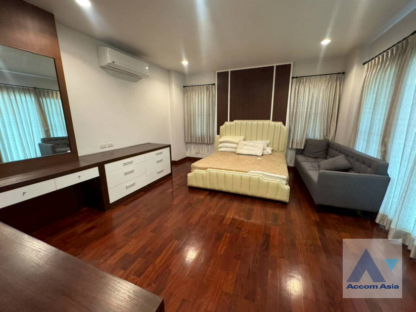 11  5 br House For Rent in Pattanakarn ,Bangkok BTS On Nut at Panya Pattanakarn Village AA27405