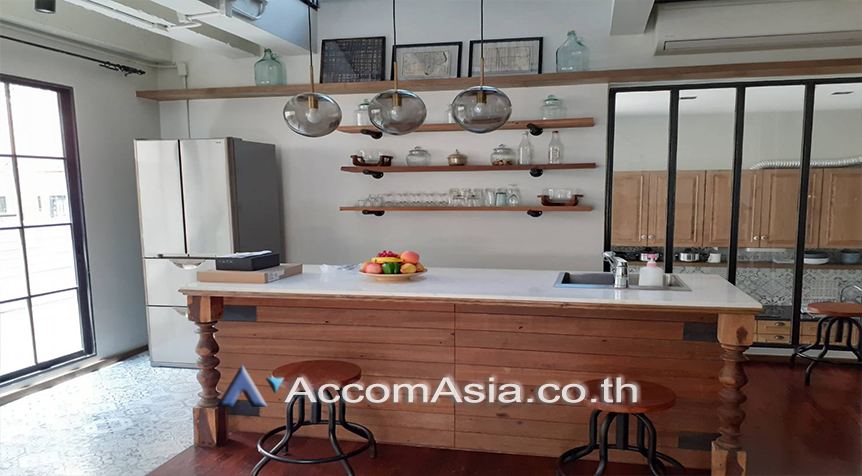 4  3 br Townhouse For Rent in Phaholyothin ,Bangkok BTS Ari AA27419