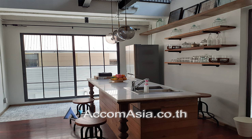 5  3 br Townhouse For Rent in Phaholyothin ,Bangkok BTS Ari AA27419