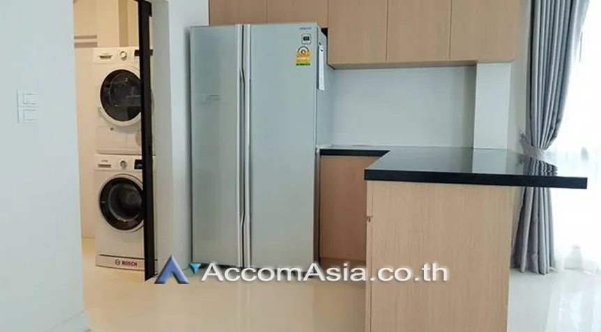 unit 4 Bedrooms  House For Rent in Bang Na, Bangkok  near BTS Bang Na (AA27430)