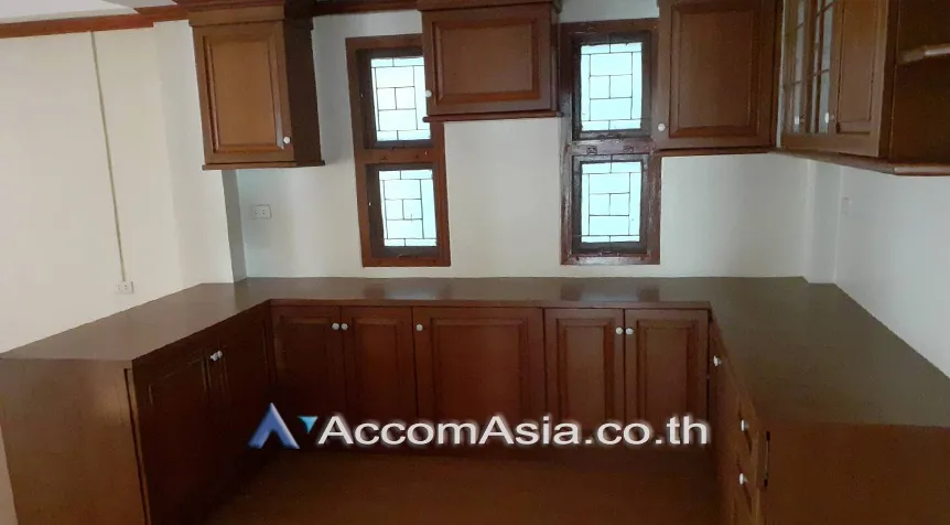 12  6 br House For Rent in Sathorn ,Bangkok MRT Khlong Toei AA27440