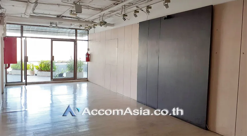  2  Office Space For Rent in Ploenchit ,Bangkok BTS Chitlom at Piya Place AA27457