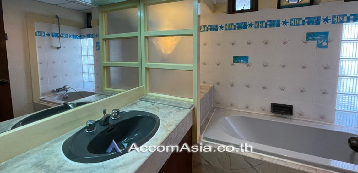 14  4 br Townhouse For Rent in Sathorn ,Bangkok BRT Nararam 3 at Modern style AA27493