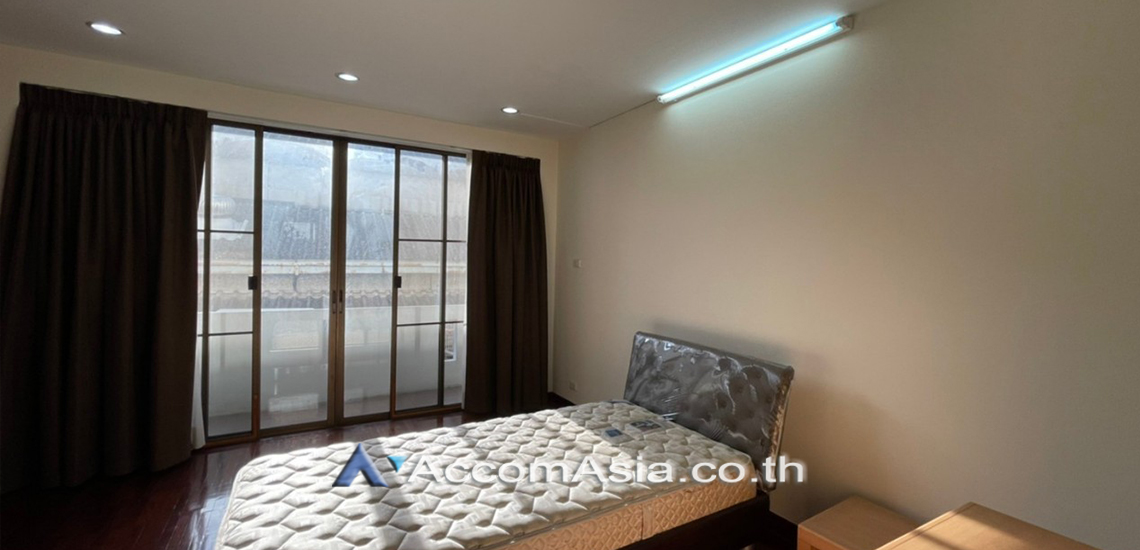 6  4 br Townhouse For Rent in Sathorn ,Bangkok BRT Nararam 3 at Modern style AA27493