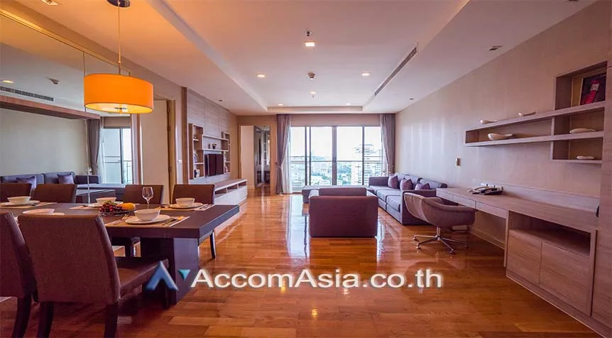unit 2 Bedrooms  Apartment For Rent in Sukhumvit, Bangkok  near BTS Phrom Phong (AA27526)