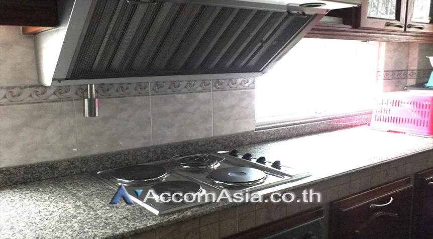 5  6 br House for rent and sale in Silom ,Bangkok BTS Sala Daeng AA27553