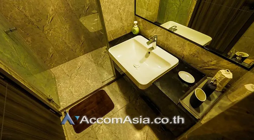 unit 1 Bedroom  Condominium For Rent in Sukhumvit, Bangkok  near BTS Asok - MRT Sukhumvit (AA27561)