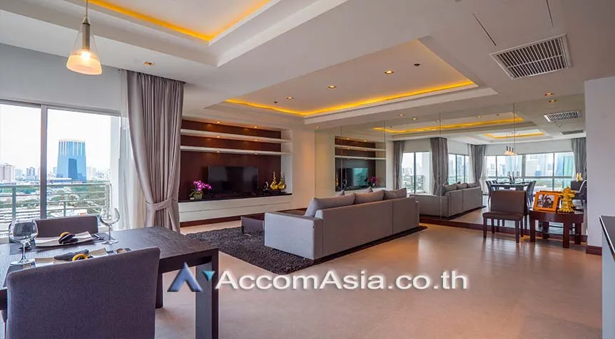 unit 3 Bedrooms  Apartment For Rent in Ploenchit, Bangkok  near BTS Ploenchit (AA27565)