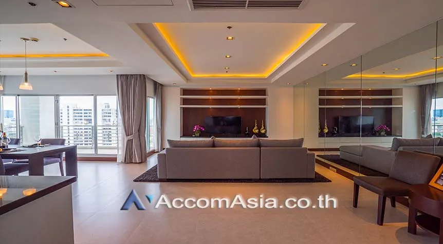 unit 3 Bedrooms  Apartment For Rent in Ploenchit, Bangkok  near BTS Ploenchit (AA27565)