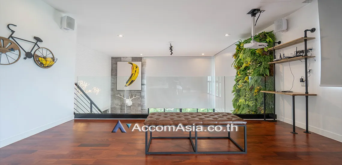 unitDuplex Condo |  3 Bedrooms  Apartment For Rent in Ploenchit, Bangkok  near BTS Chitlom - MRT Lumphini (AA27586)